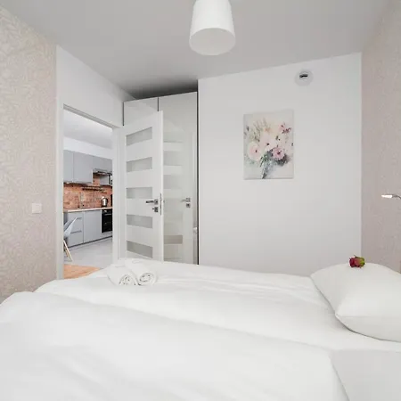 Apartment Kamienna Krzyki With Free Garage Wroclaw By Noclegi Renters Exterior photo