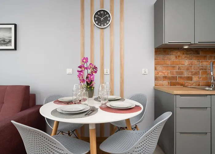 Apartment Kamienna Krzyki With Free Garage Wroclaw By Noclegi Renters