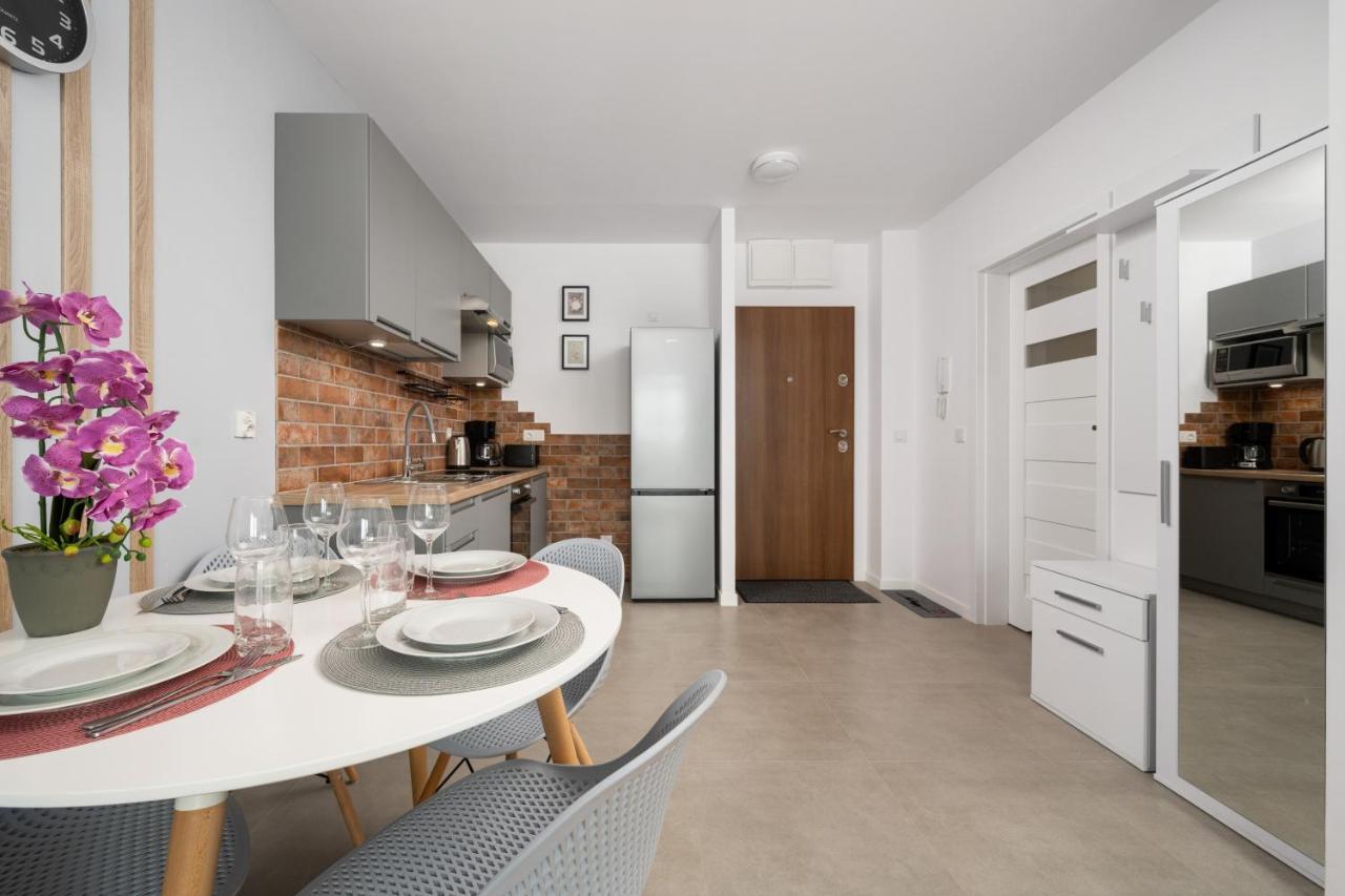 Kamienna Krzyki With Free Garage By Renters Apartment Wroclaw