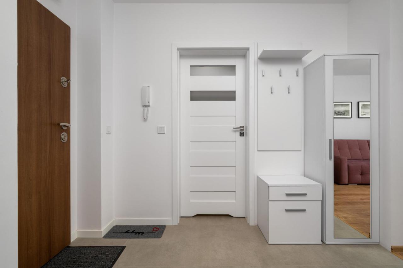 Apartment Kamienna Krzyki With Free Garage By Renters *